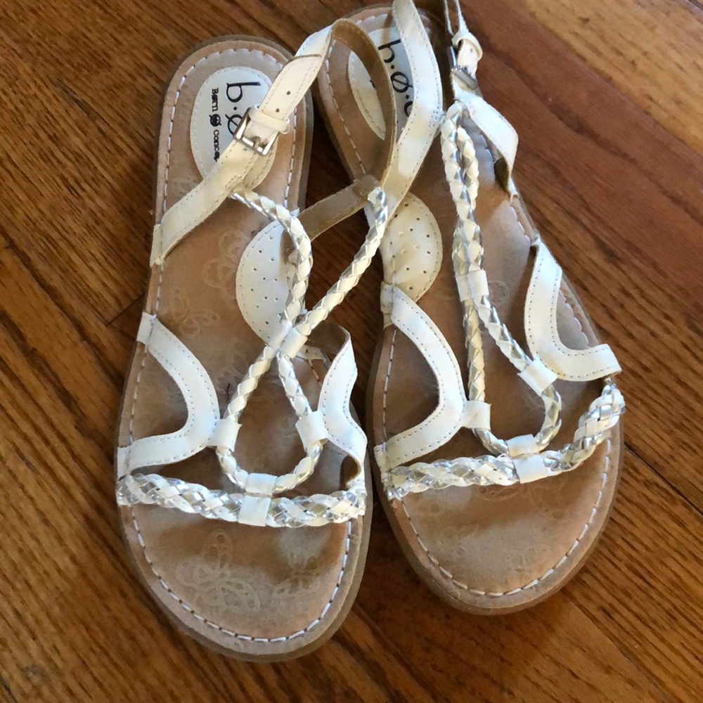 Women’s sandals